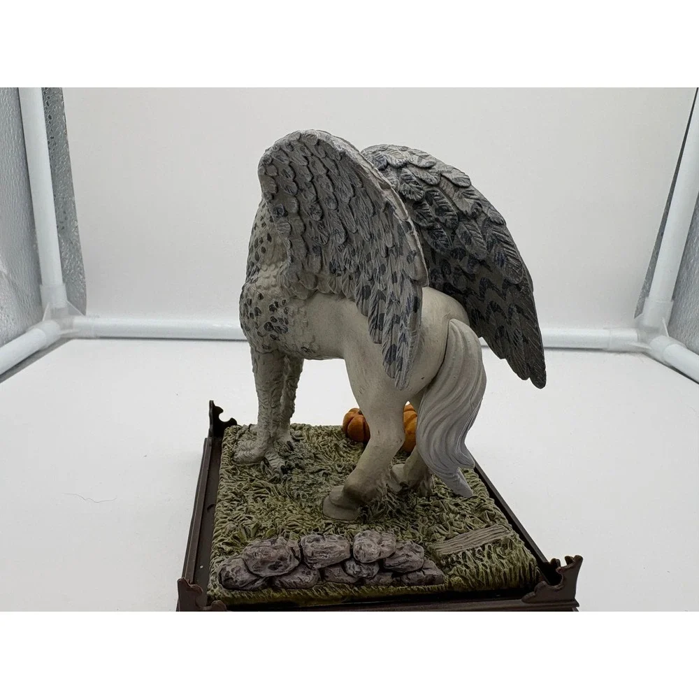 Noble Collection Harry Potter Magical Creatures Buckbeak Hippogriff